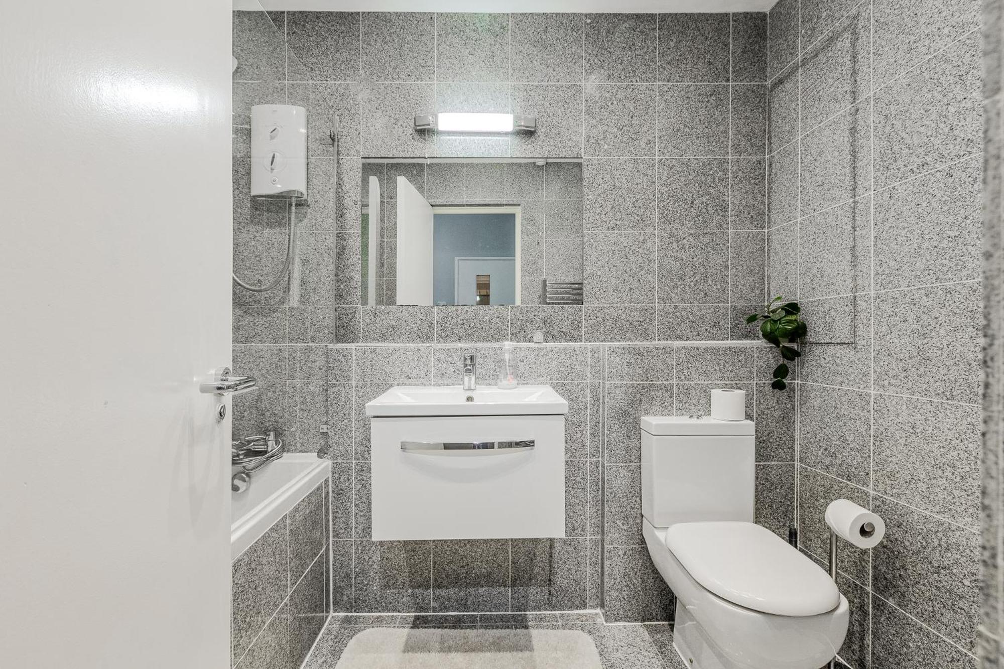 Stunning Central 2Br Flat Btw Soho & Covent Garden London Eksteriør billede